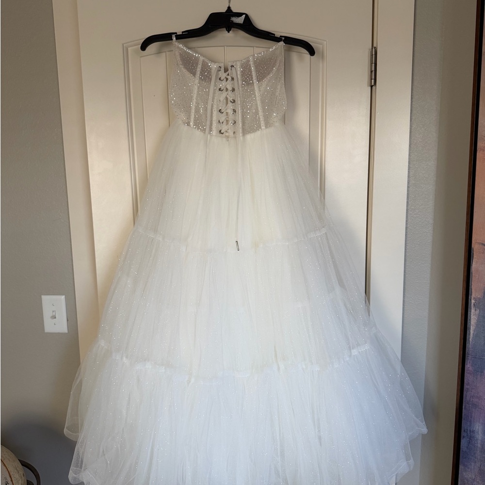 🌺SPARKLES MillaNova White Strapless Sweetheart Wedding Gown - Perfect 2nd Dress - Picture 8 of 10